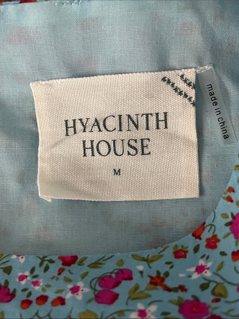 Tuckernuck Hyacinth House Fiona Ditsy Floral Elbow Sleeves Blouse - Picture 10 of 11
